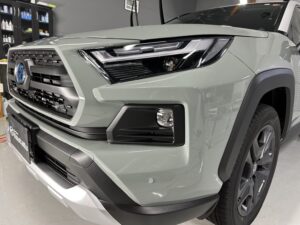 トヨタRAV4・遮熱カーフィルム施工例