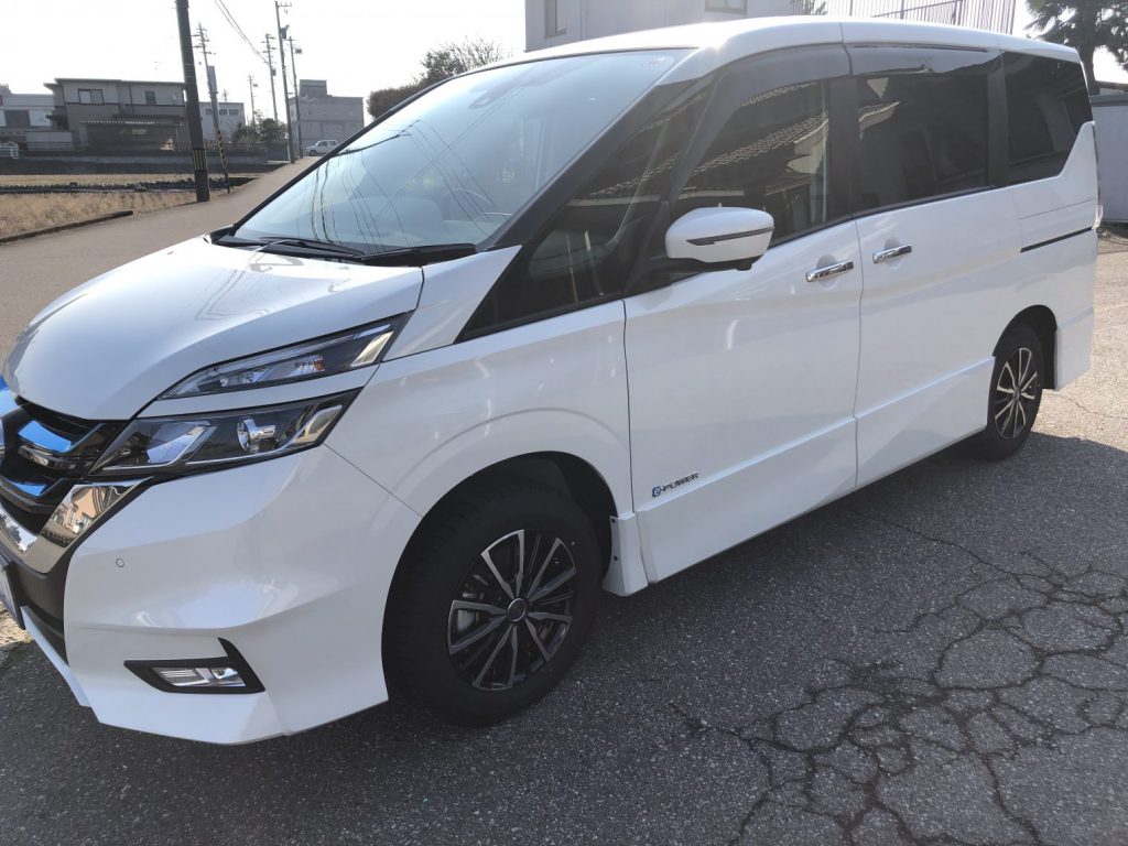 日産セレナ　e-POWER