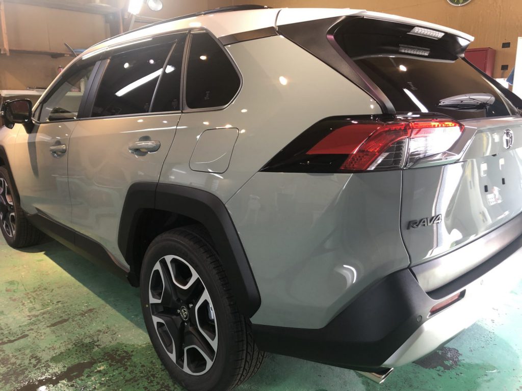 トヨタＲＡＶ４　ガラスコーティング/カーフィルム施工例