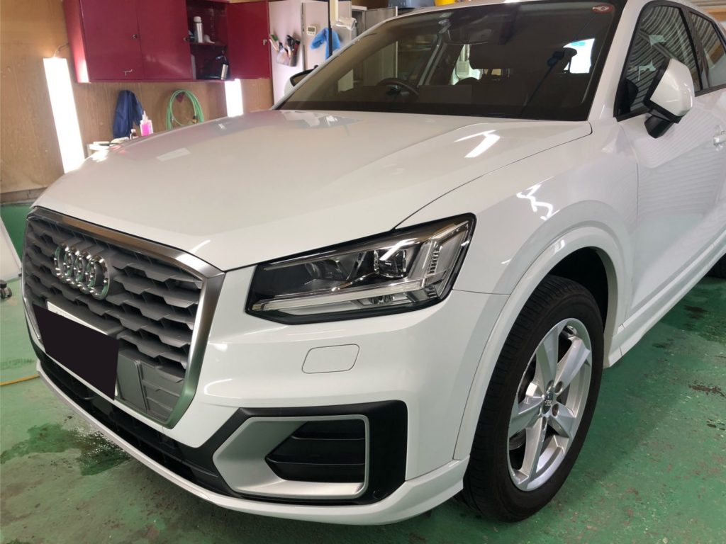 AUDI　Ｑ２　ヘッドライトクラック傷除去作業