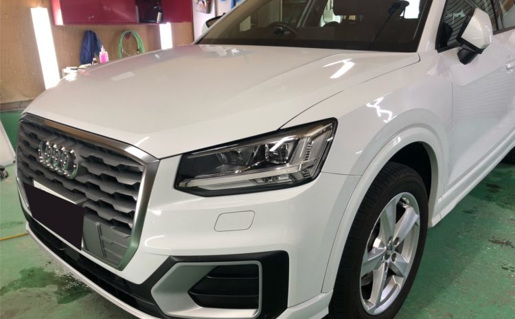 AUDI　Ｑ２　ヘッドライトクラック傷除去作業