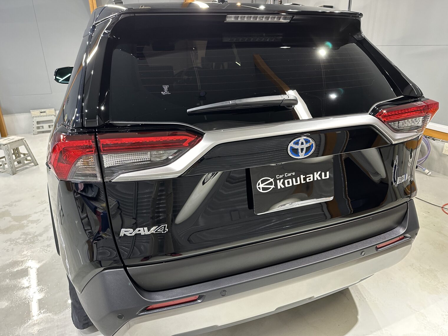 トヨタRAV4セラミックコーティング施工例