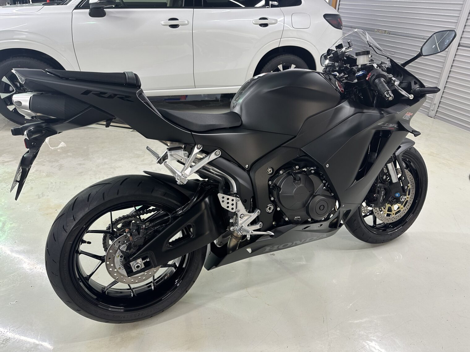 ホンダCBR600RR・ガラスコーティング施工事例