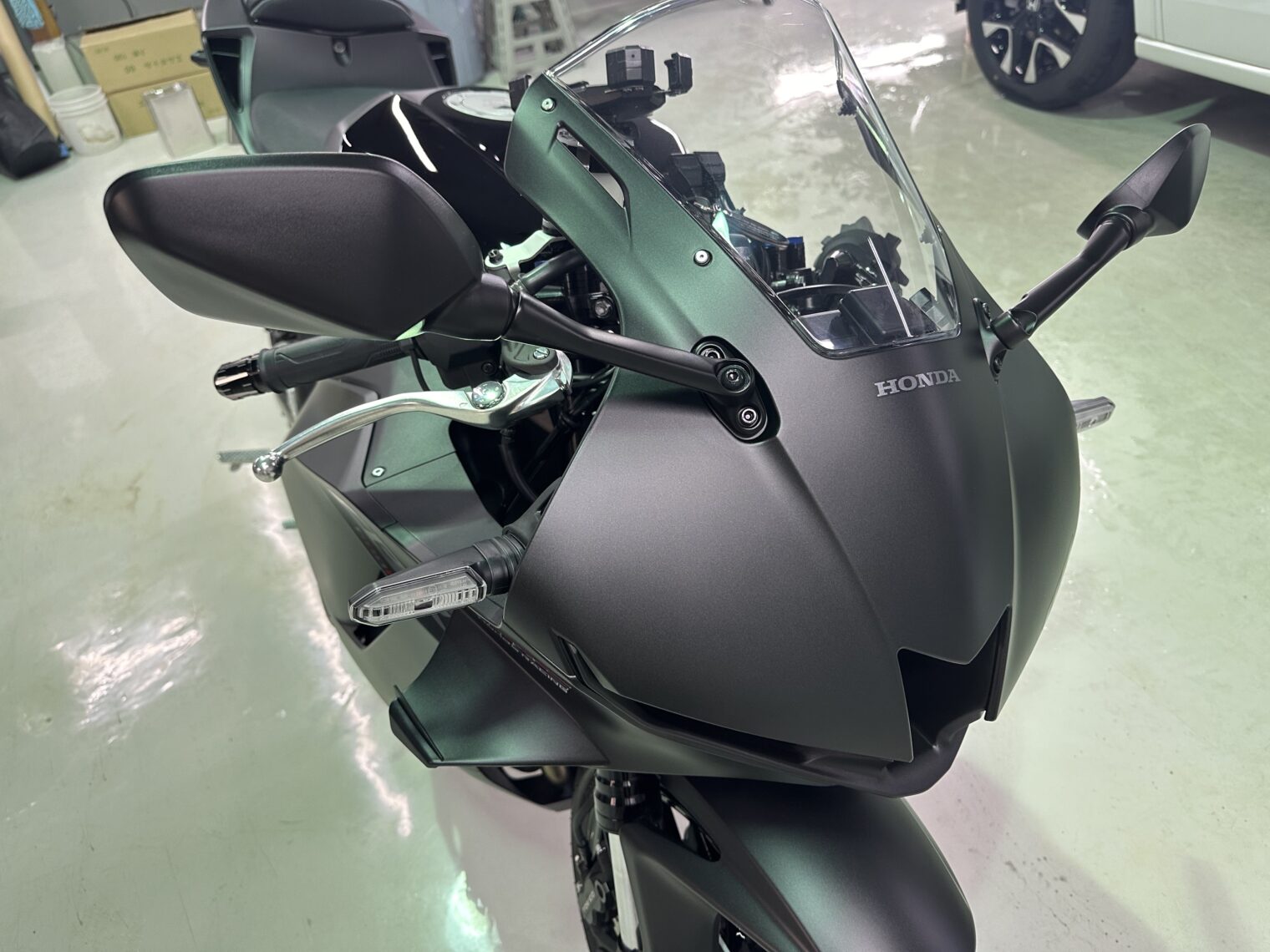 ホンダCBR600RR・ガラスコーティング施工事例