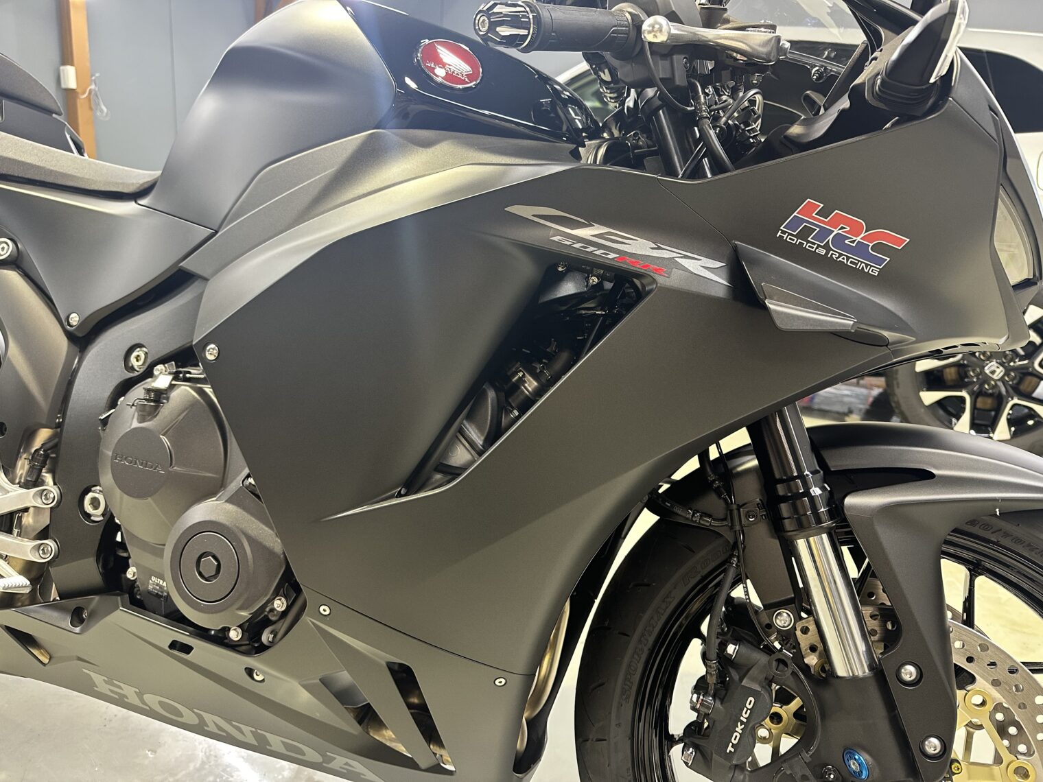 ホンダCBR600RR・ガラスコーティング施工事例