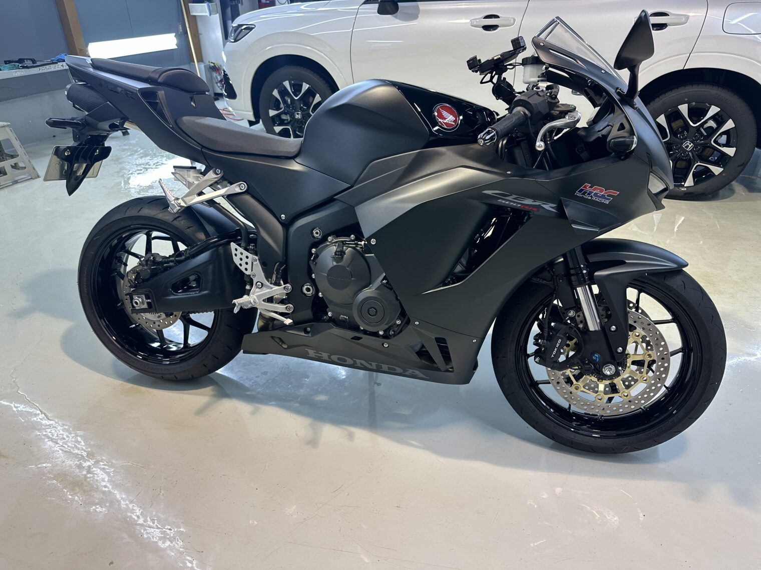 ホンダCBR600RR・ガラスコーティング施工事例